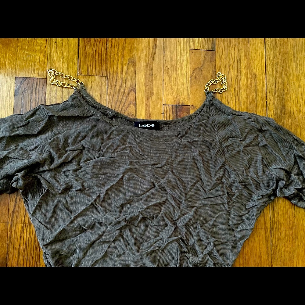 Bebe chain shoulder top